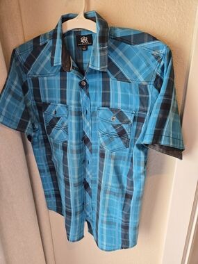 Rock & Republic Blue Plaid Short Sleeve Button-Down Shirt